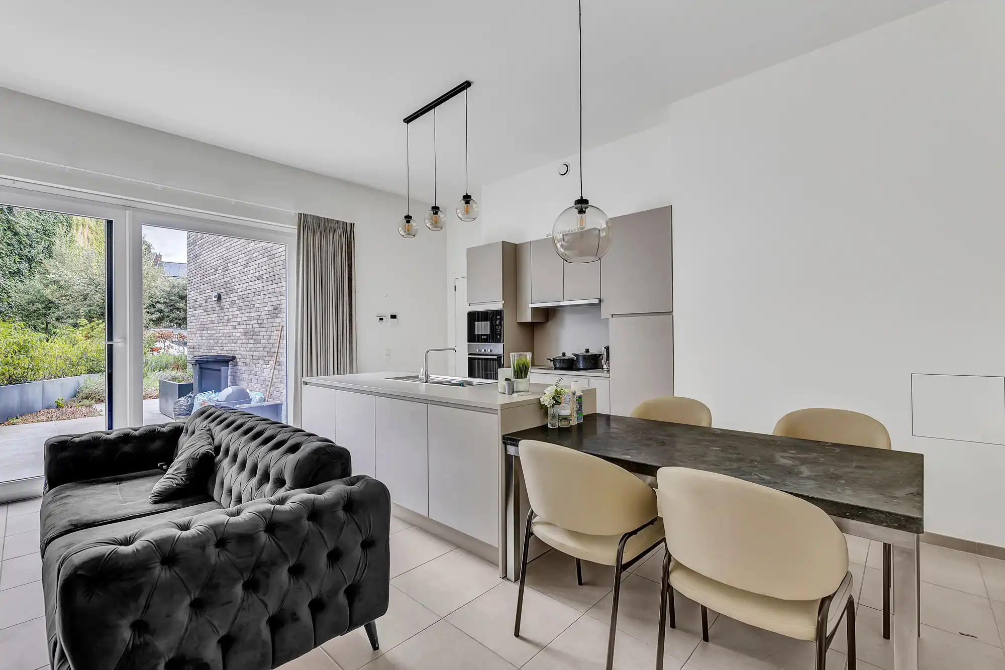 Recent en ruim gelijkvloers app met ruim terras foto 3