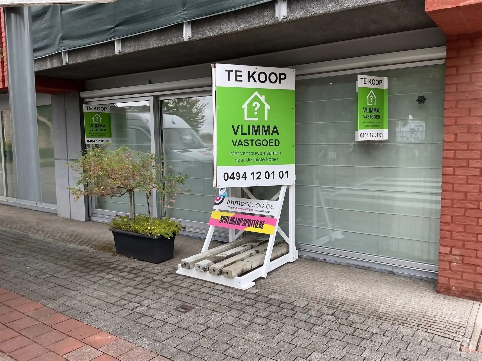 Gelijkvloers 3 Slaapkamer Appartement met parkeerplaats foto 19