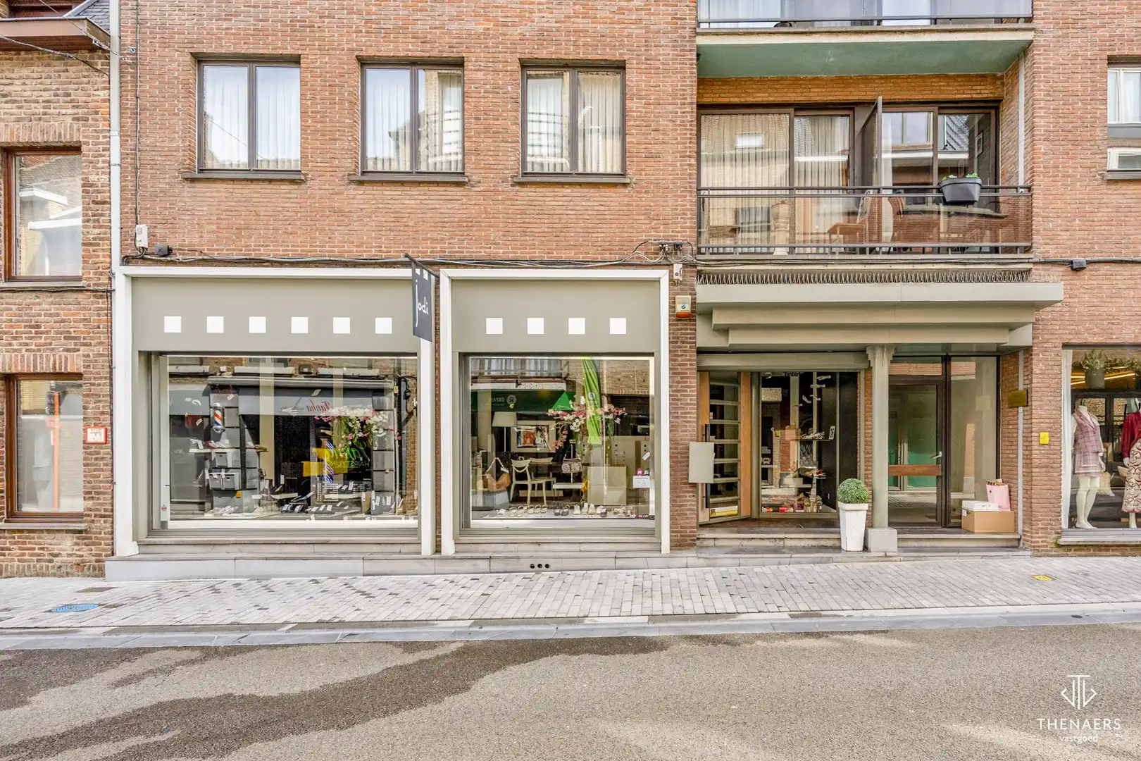 Commerciële ruimte te koop Capucienessenstraat 35/001 - 3800 Sint-Truiden
