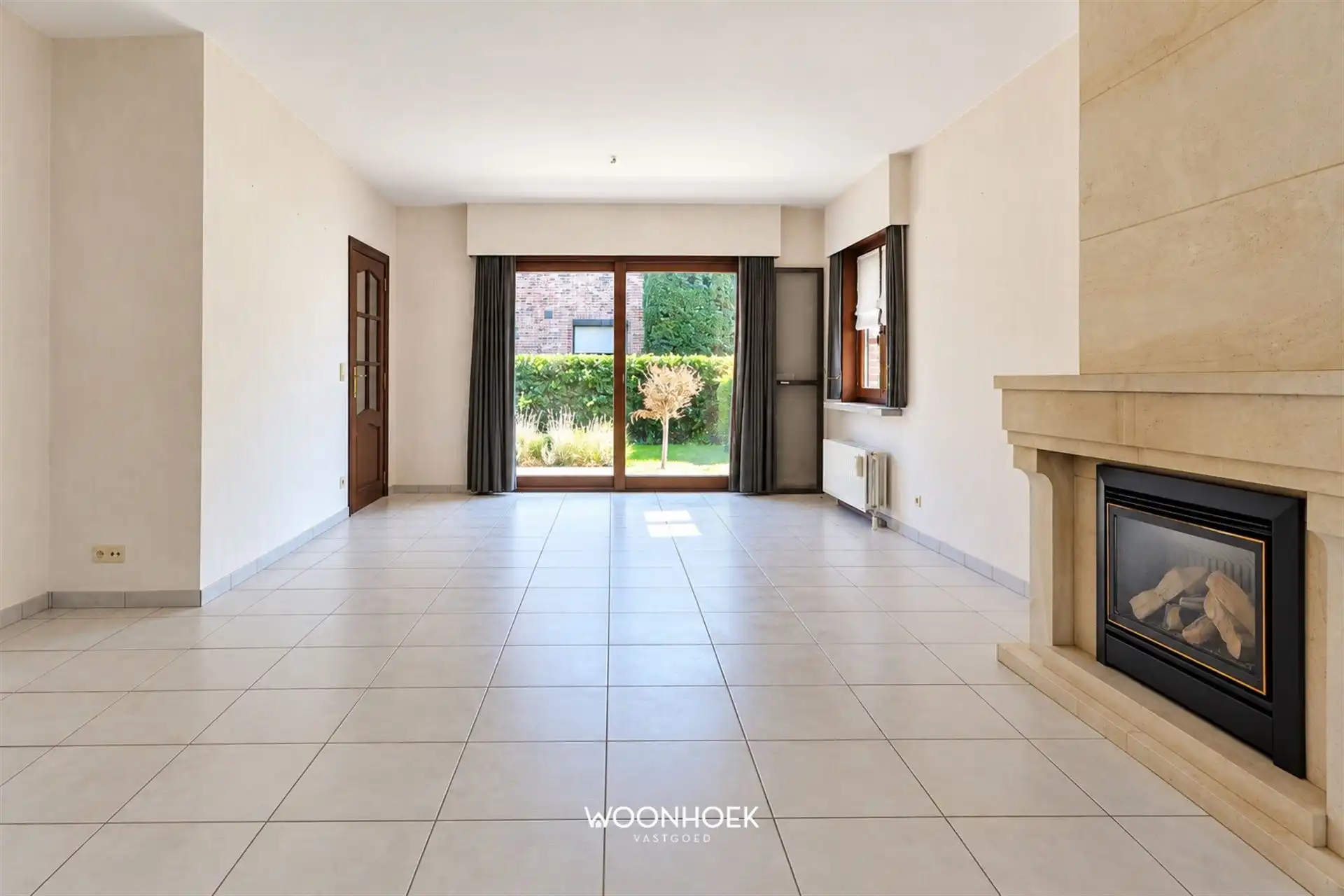 Rustig gelegen villa in gegeerde woonwijk te Waasmunster foto 2