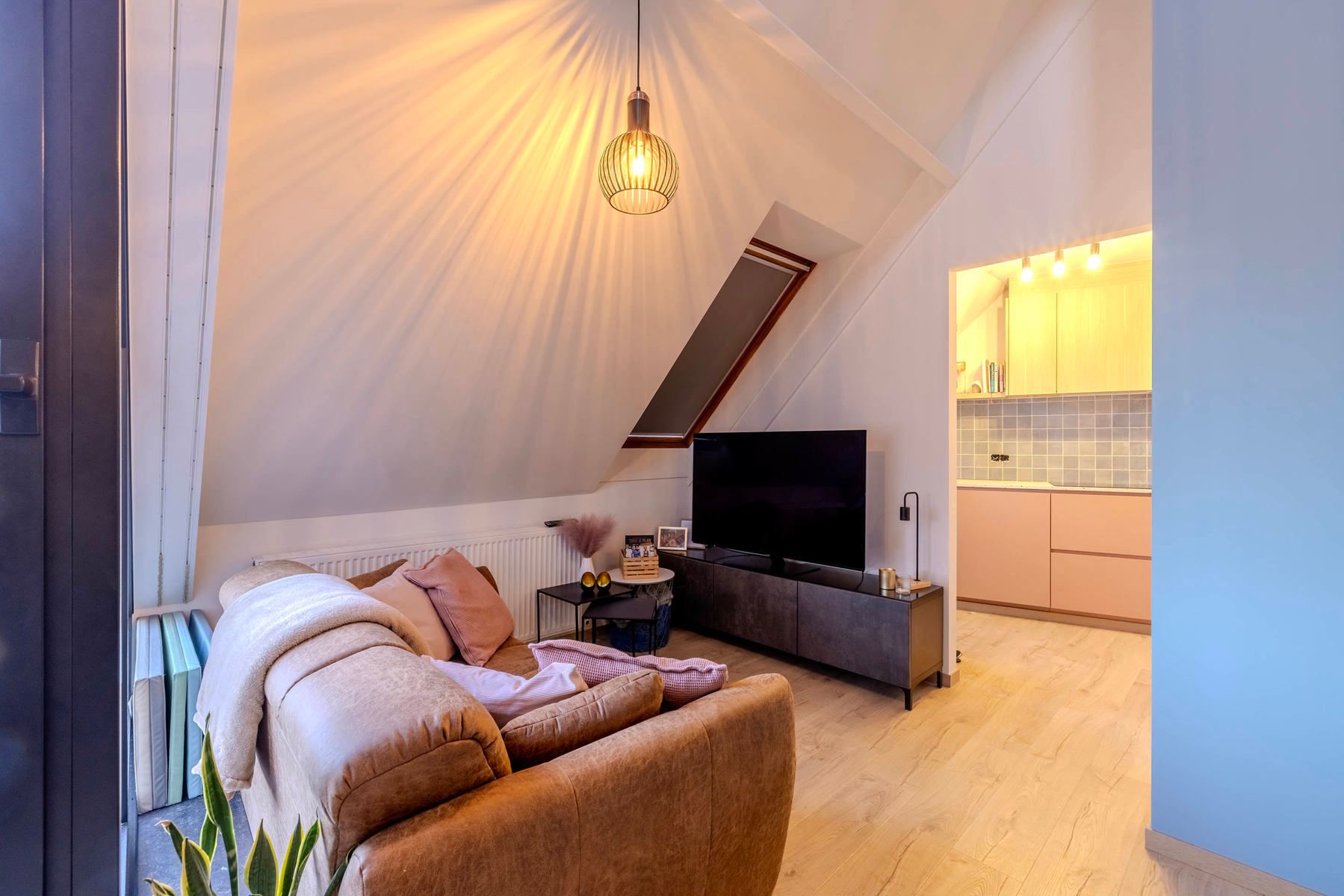 Instapklaar dakapp met 1slpk, 2x terras en kelder foto 8