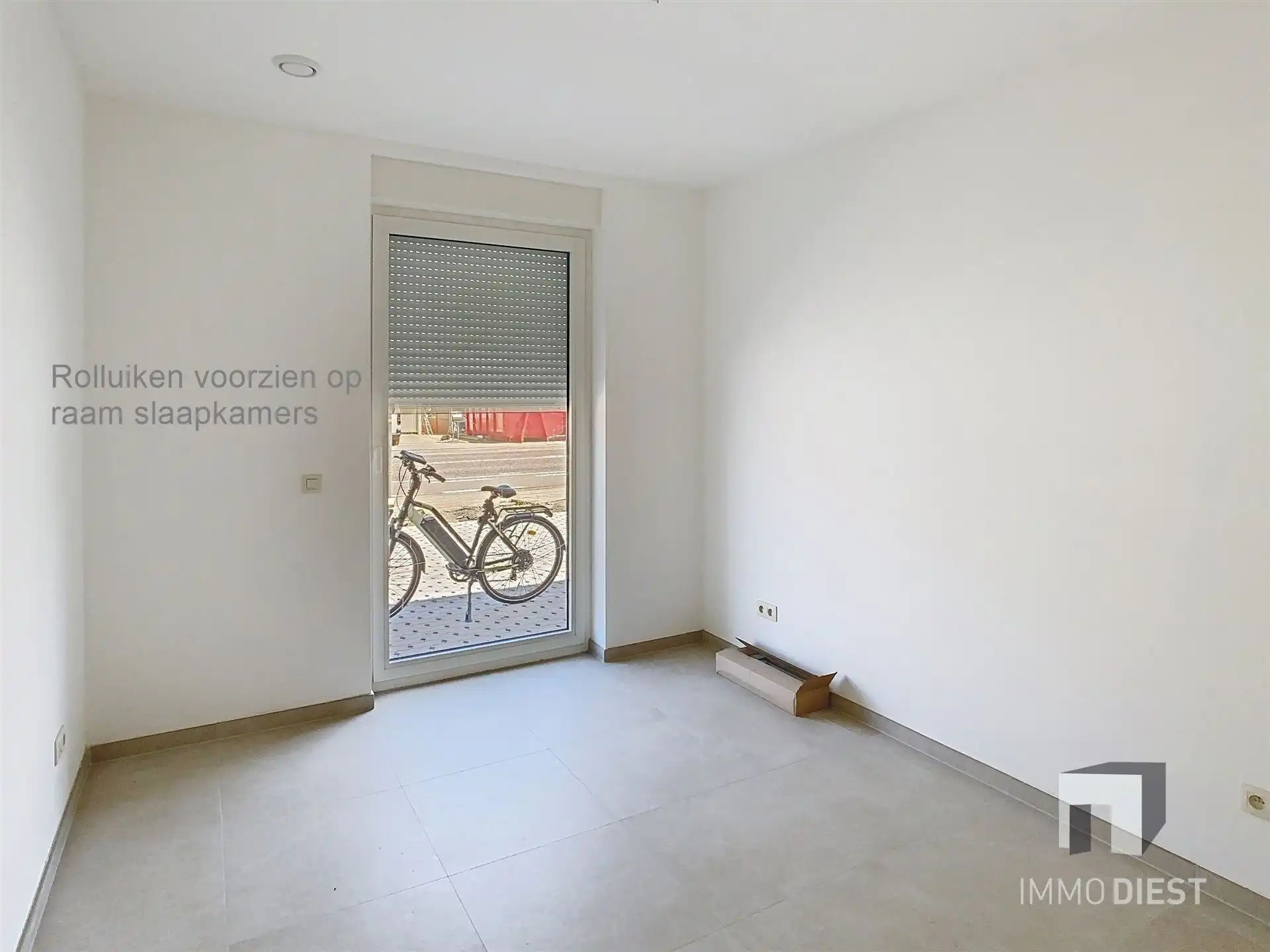 Gelijkvloers appartement met terras en tuintje foto 16