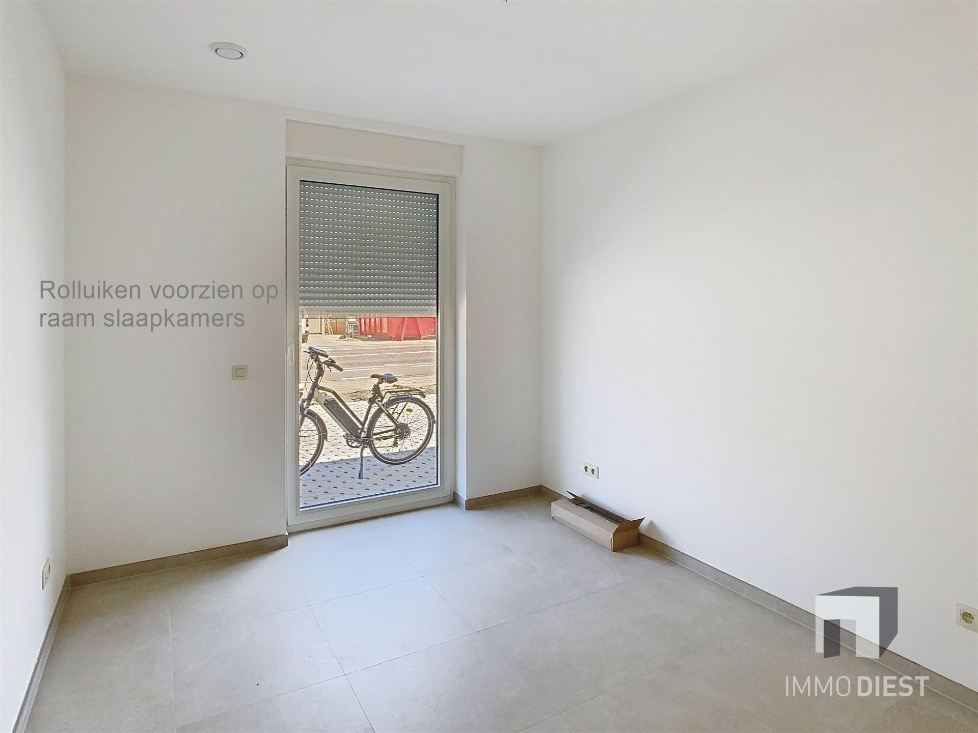 Gelijkvloers appartement met terras en tuintje foto 16