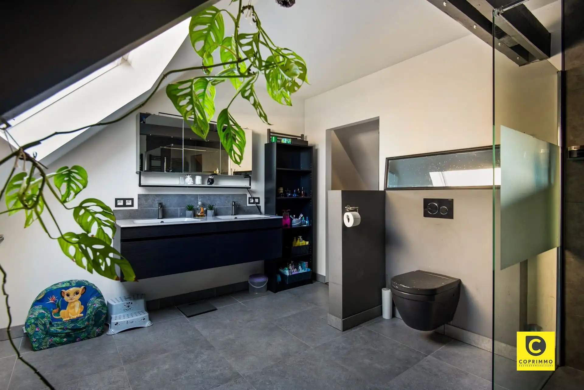 Woning: 4 slk + magazijn foto 15