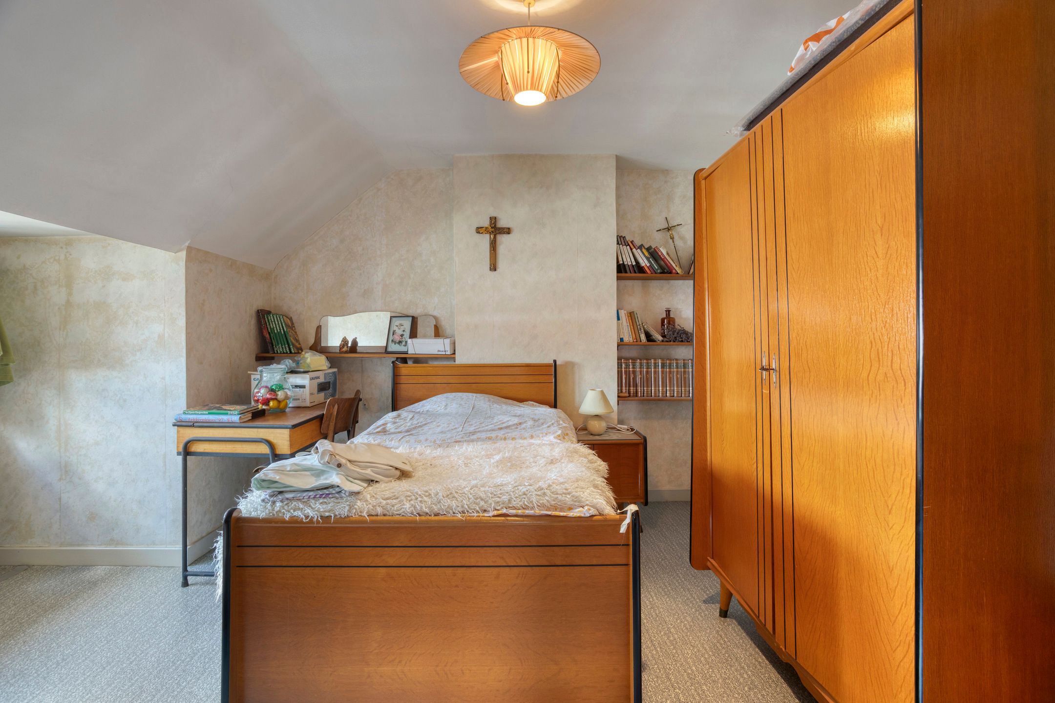 Ruime, op te frissen woning met vier slaapkamers foto 15