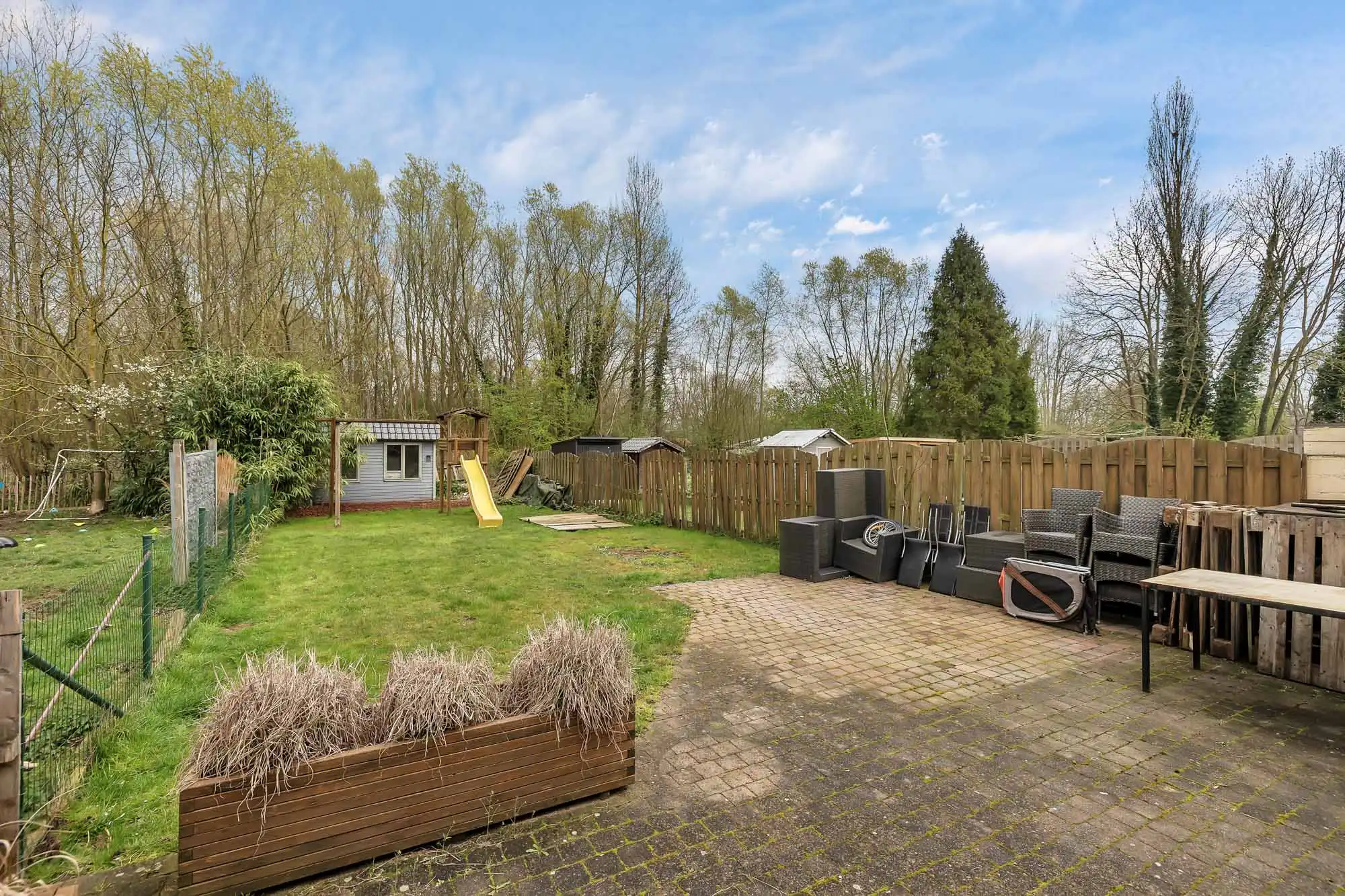 Instapklare woning met ruime garage foto 18