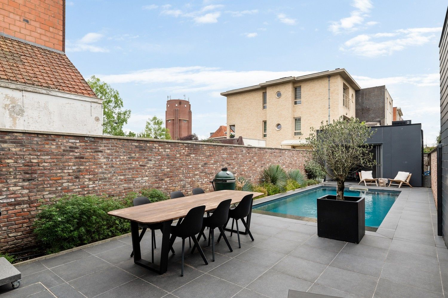 Prachtig en hedendaags gerenoveerde woning met zwembad te Lier foto 3