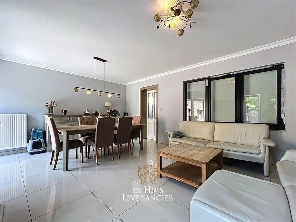 Prachtige, gerenoveerde woning met tuin en garage op toplocatie te koop in Mortsel! foto 14