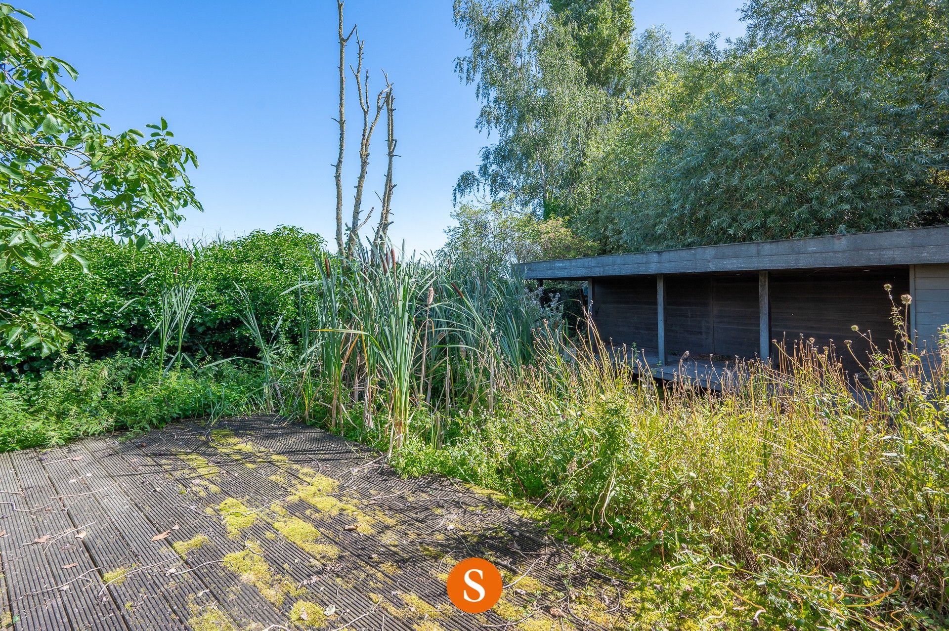 Vrijstaand landhuis op groot perceel en zongerichte tuin. foto 29