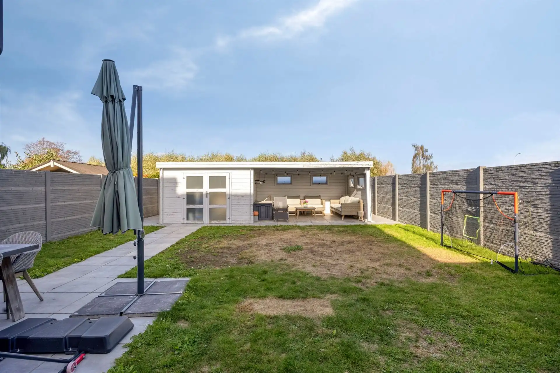 Instapklare woning met 2/3 slpk's in doodlopende straat! foto 22