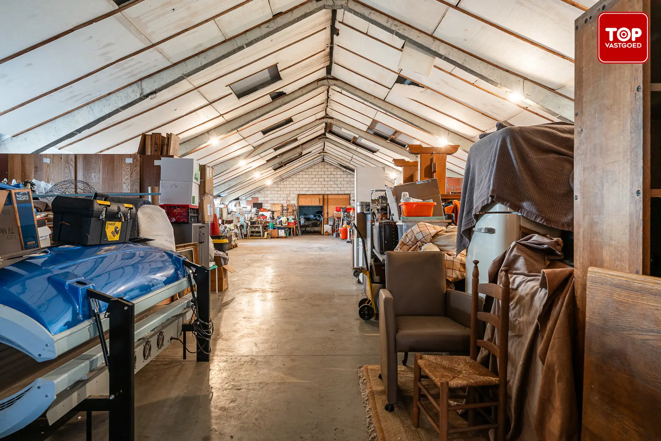 Te renoveren woning met enorme loods foto 21