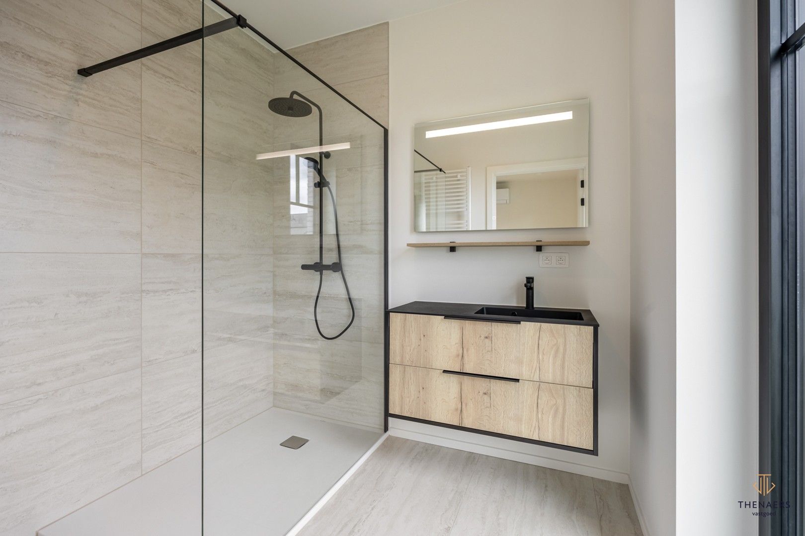 INSTAPKLARE LUXE EN ENERGIEZUINIGE NIEUWBOUWWONING MET 4 SLAAPKAMERS EN 2 BADKAMERS. foto 11