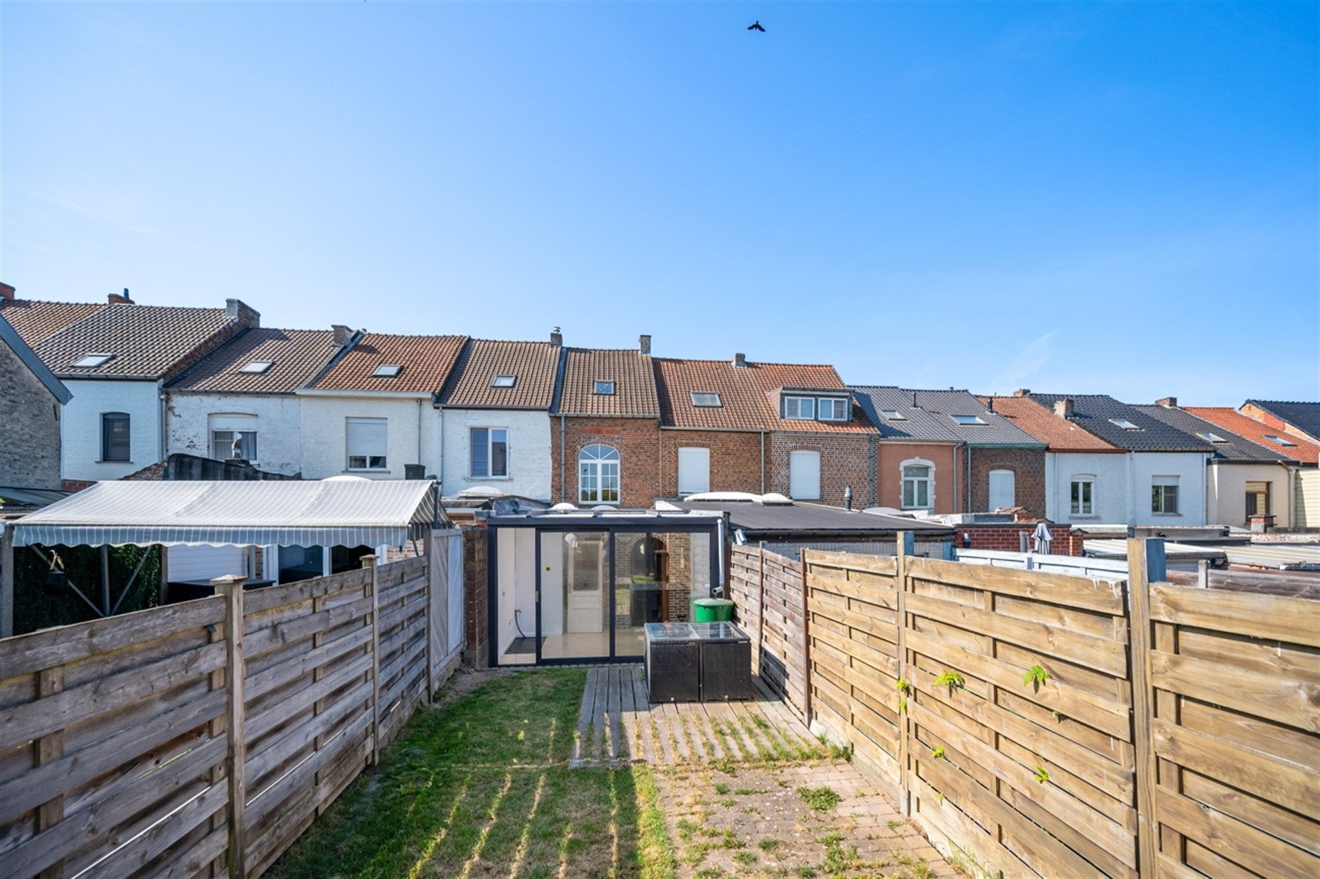 Ruime gezinswoning met vier slaapkamers en tuin in Ninove foto 20