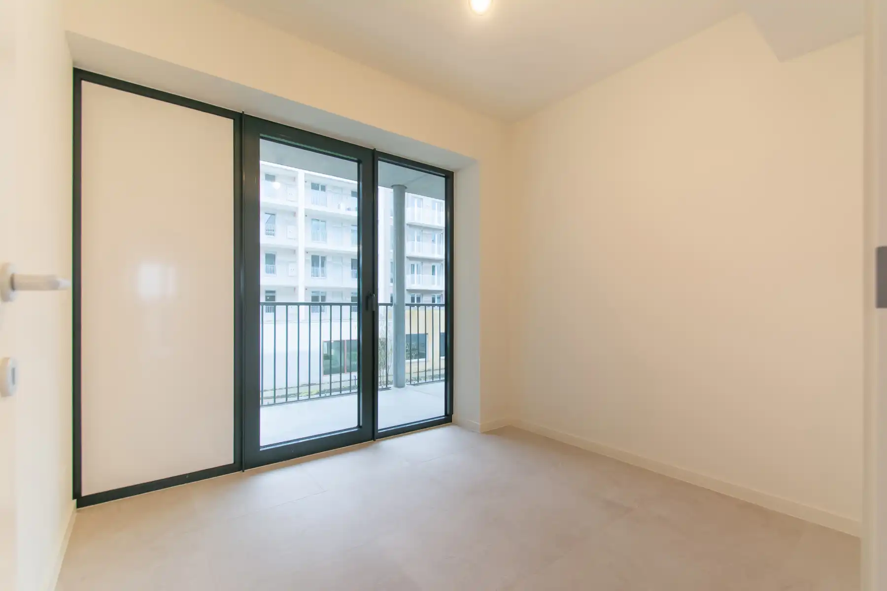 Prachtig Modern nieuwbouwappartement met 2slpk. en terras foto 7