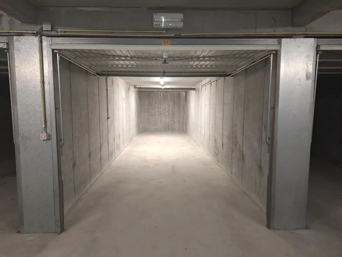 Ruime garagebox te koop op een toplocatie in Middelkerke foto 4