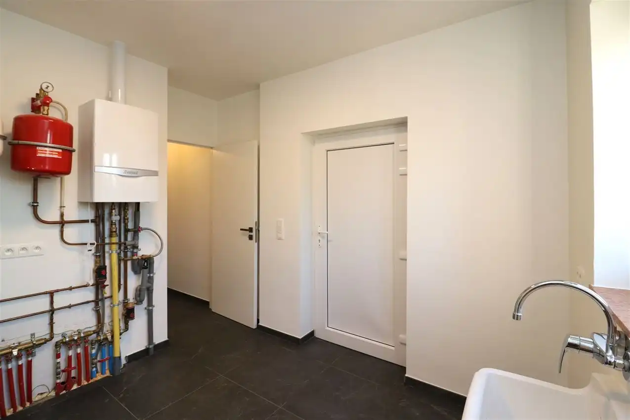 Vernieuwde, karatervolle woning met 4 slpk nabij station foto 19