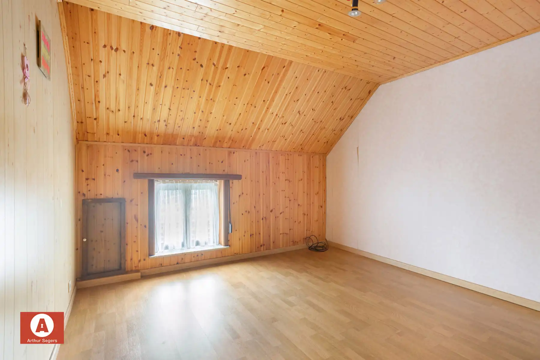 Instapklare HOB met oprit & dubbele garage met zolder. foto 21