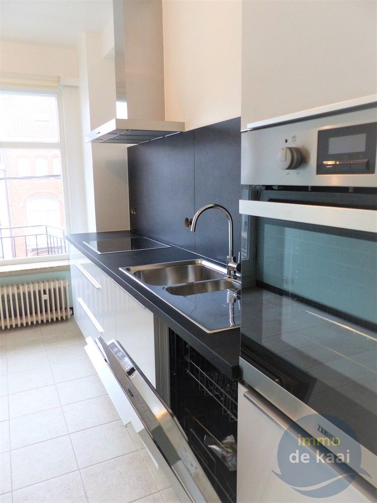 Uiterst ruim appartement in hartje Lombardsijde. foto 4
