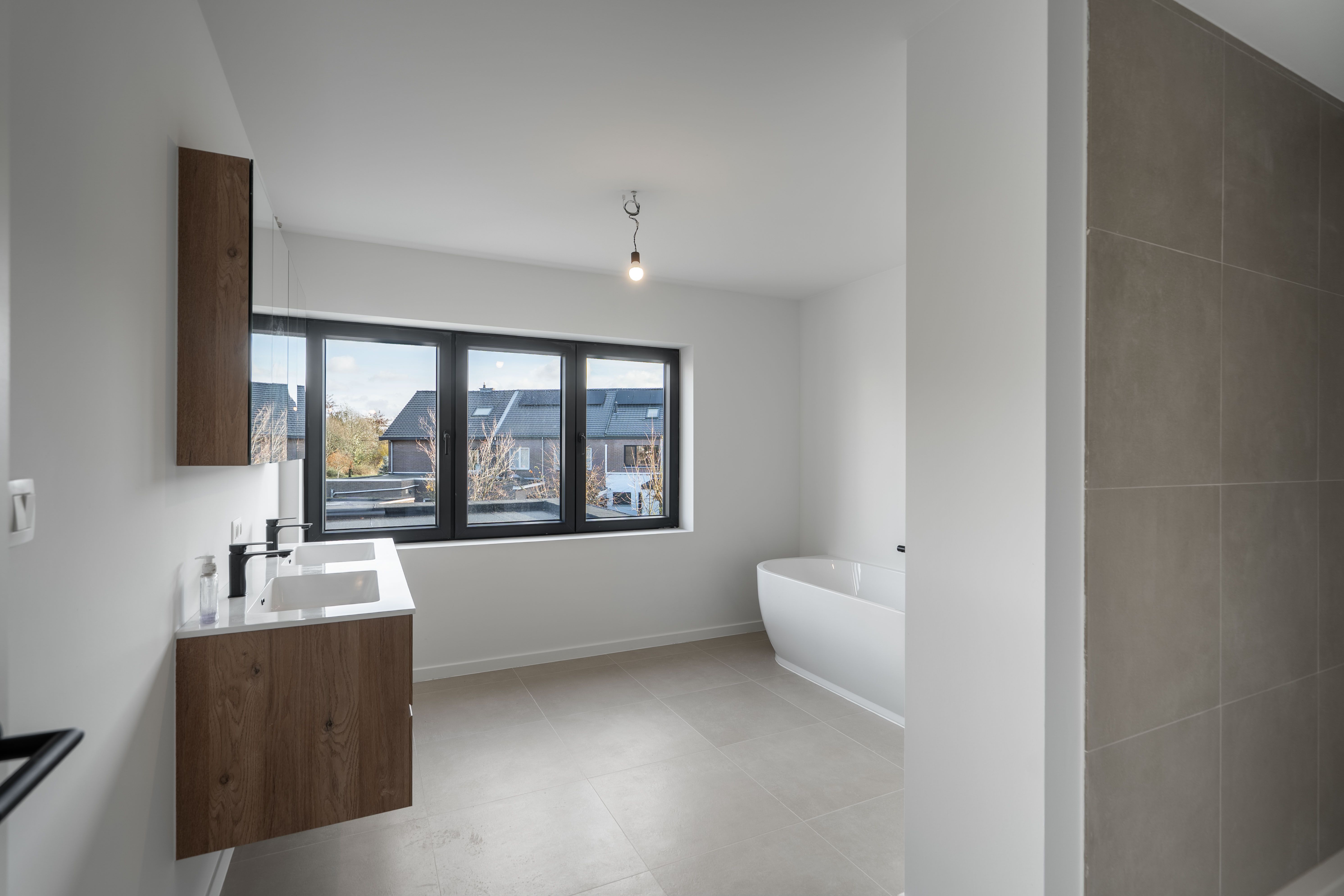 prachtig gerenoveerde HOB met 4-6 slaapkamers en grote bureau (26m²) foto 12