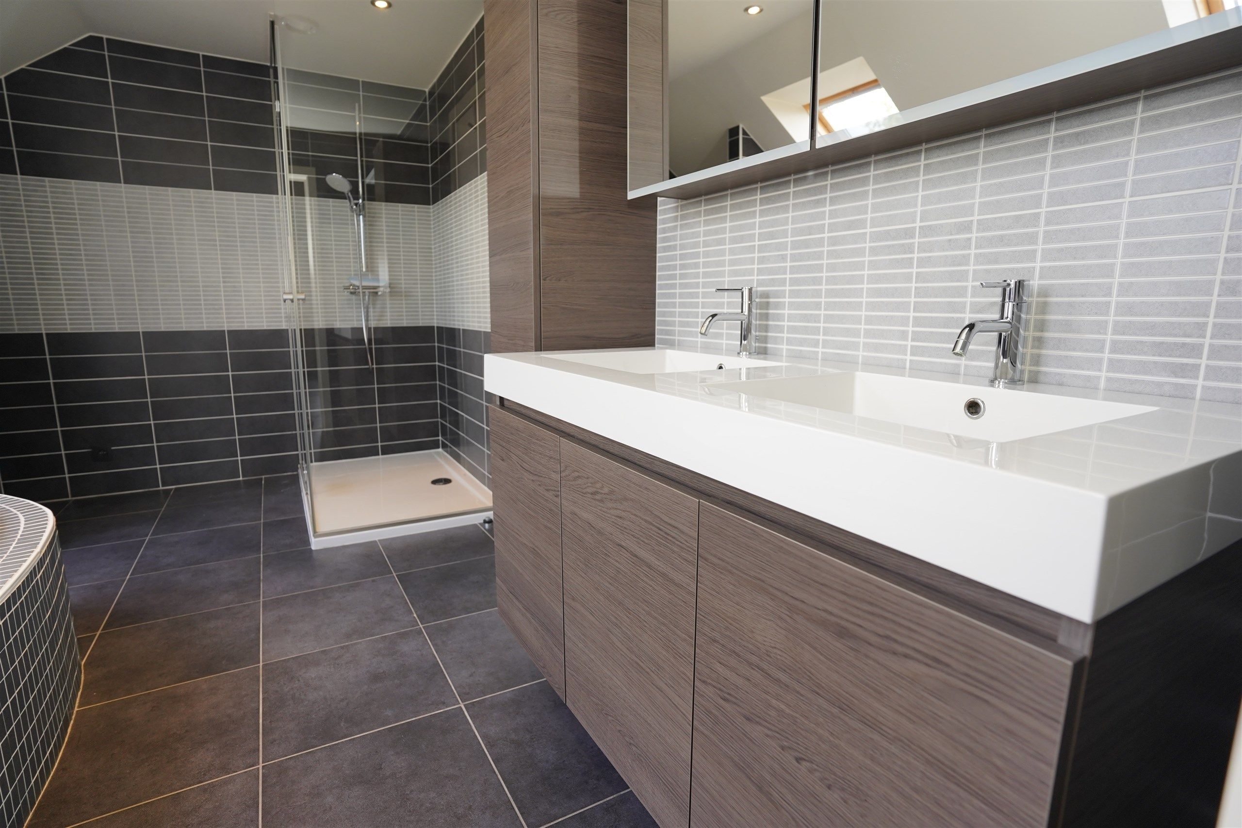 Bijzonder uime halfopen woning met Landelijke Rust op 954 m! foto 21