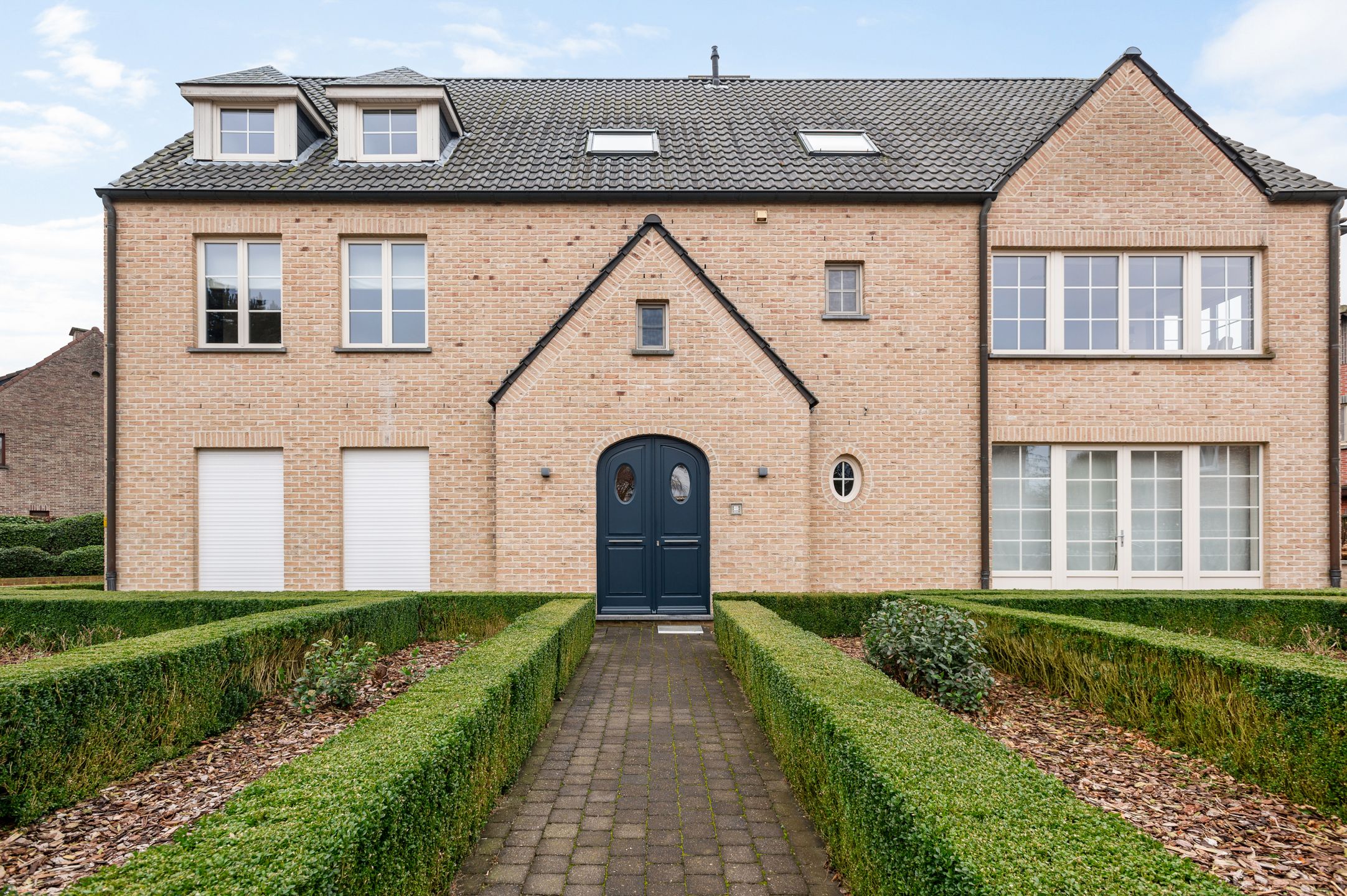 Duplexappartement met groot terras, zolder & 2 staanplaatsen foto 35