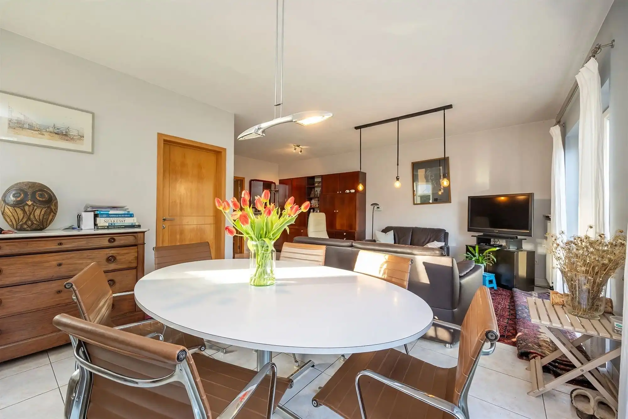 instapklaar huis met drie slaapkamers en ruime tuin foto 3