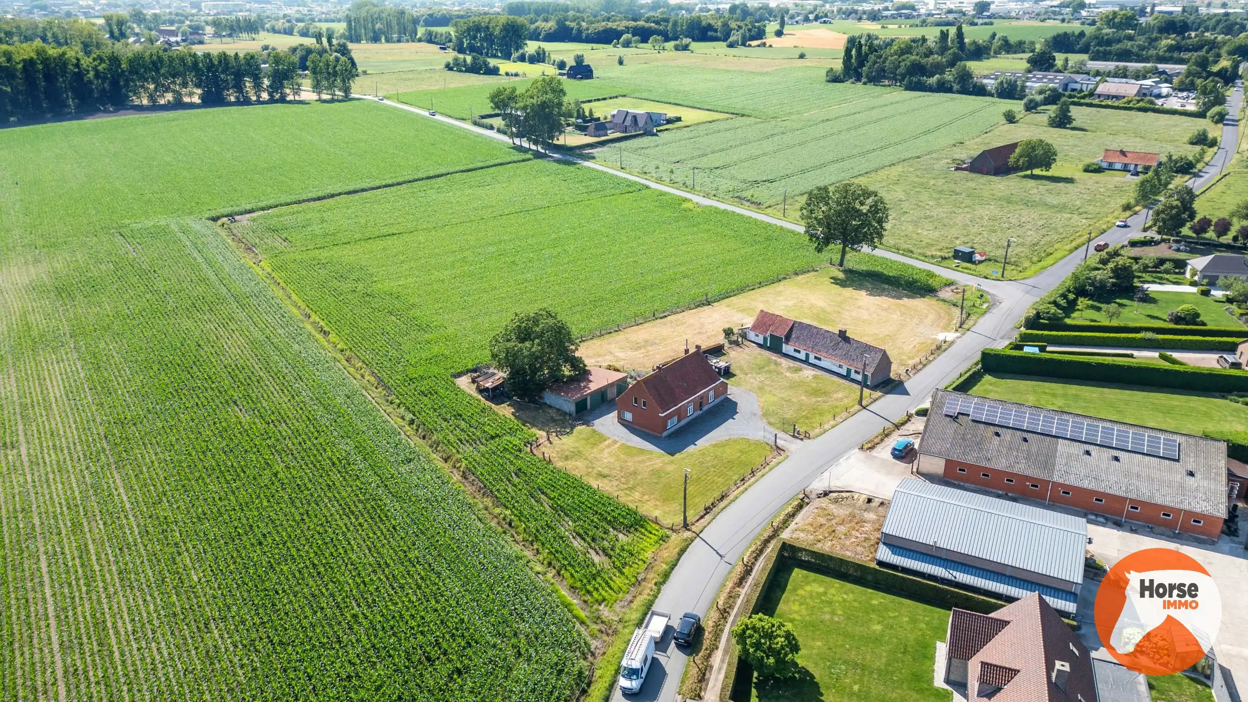 AALTER - Hoeve met schuur op 1,4HA foto 2