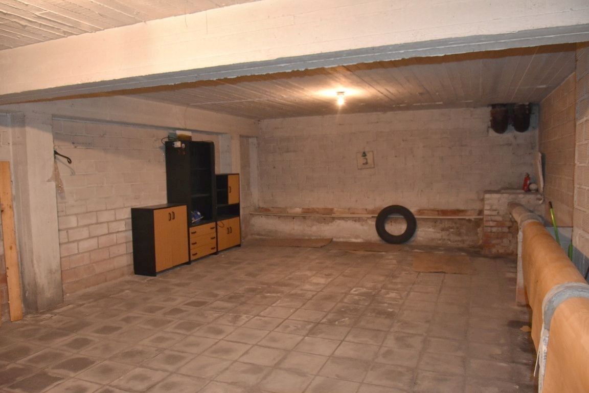 Afgesloten autobox, vlakbij Casinoplein foto 5