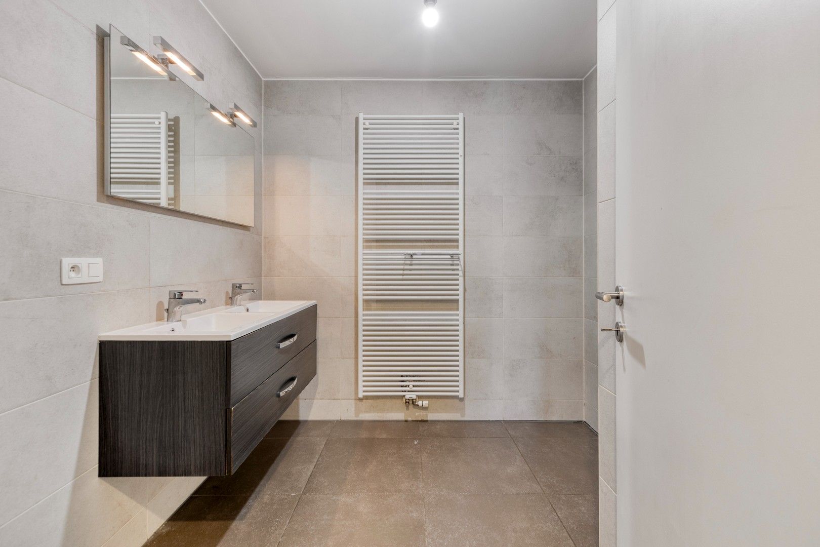 Te koop: lichtrijk appartement in hartje Genk foto 16