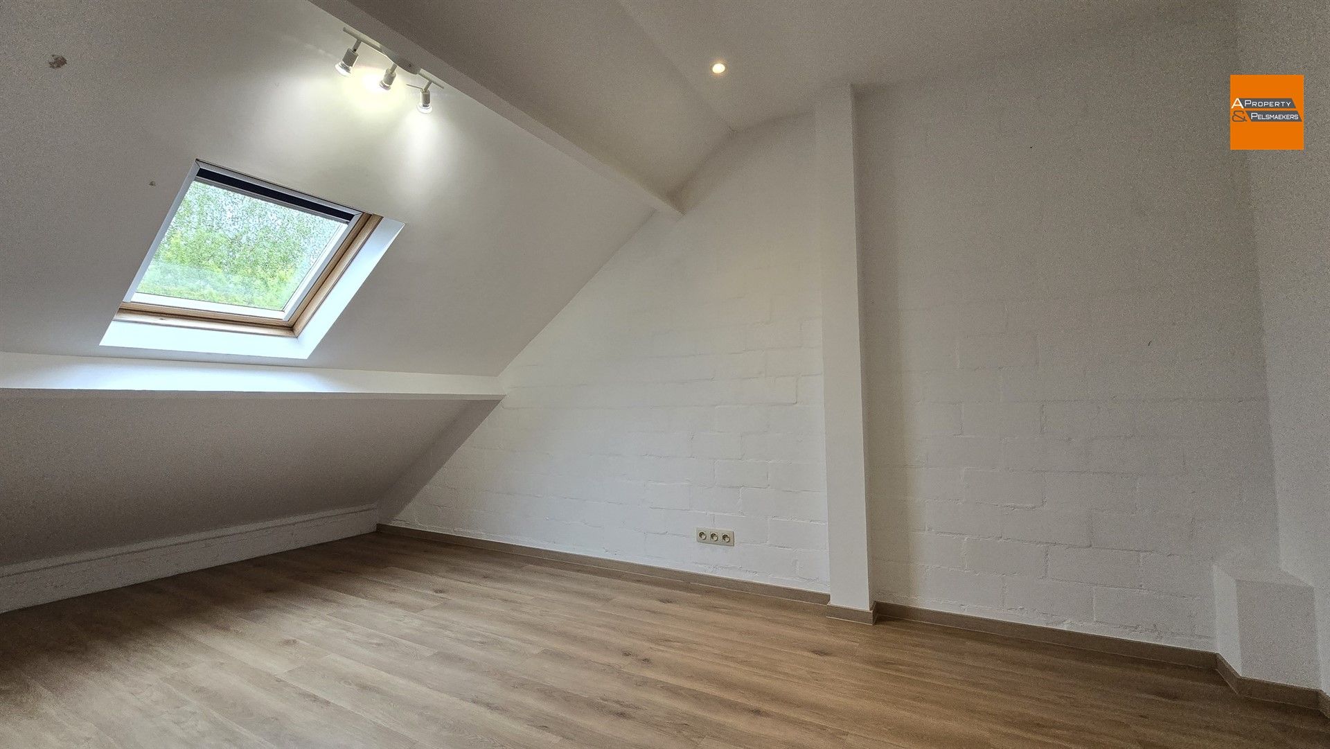 Ruime en instapklare bel-étagewoning met 7 slaapkamers en tuin op toplocatie in Kraainem foto 27
