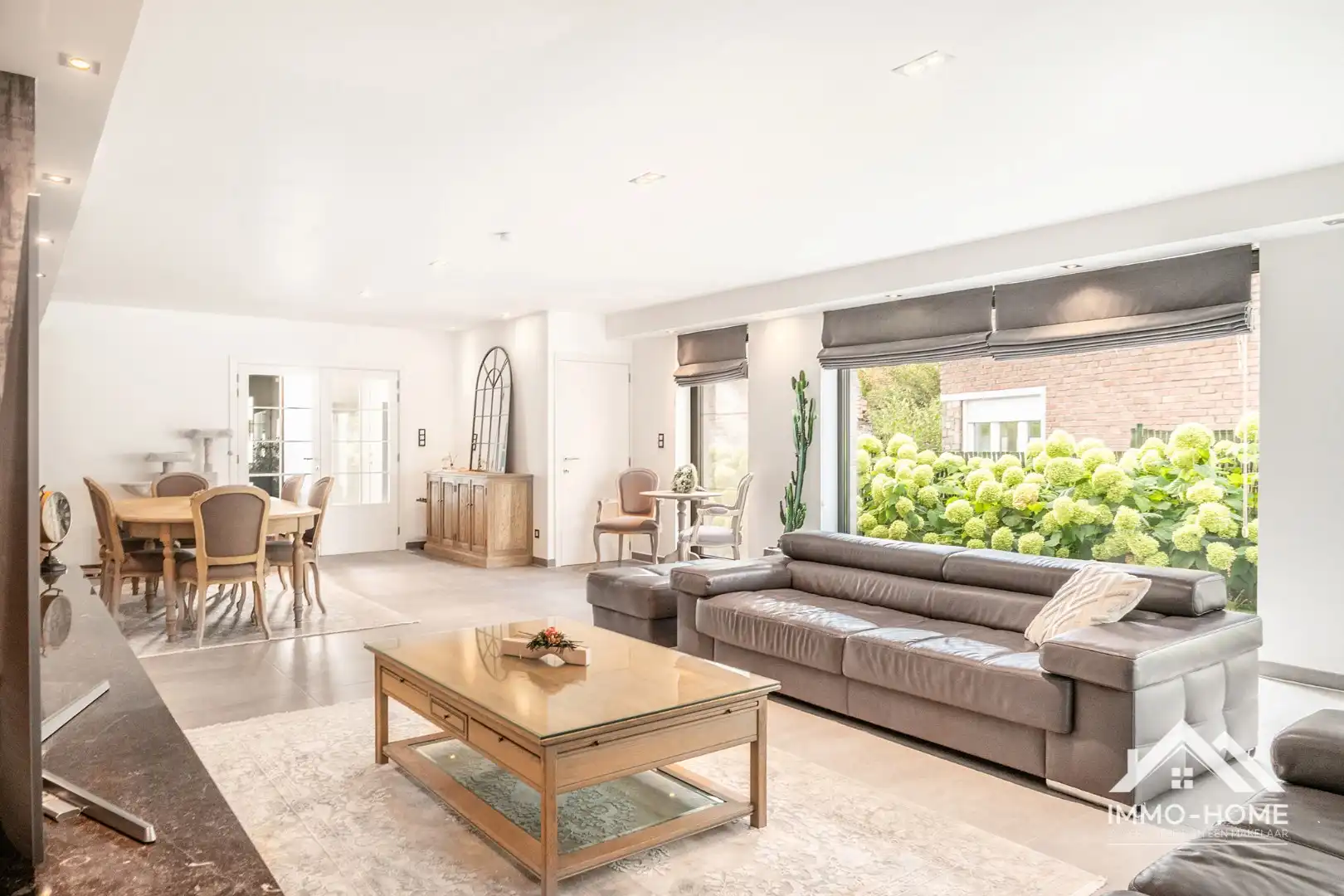 Jonge recente woning met heel veel volume! foto 11