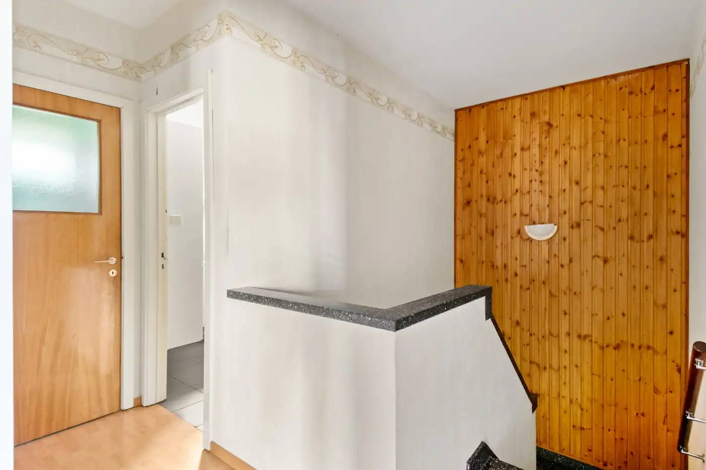 Te renoveren woning met 3 slpk., garage en tuin foto 11