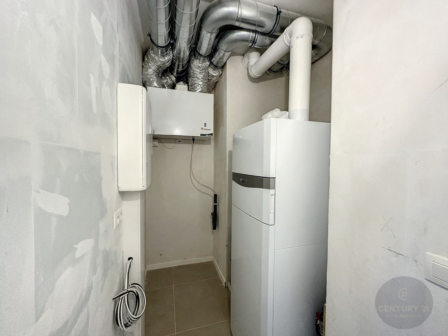 NIEUW en ZEER RUIM gelijkvloersappartement foto 18