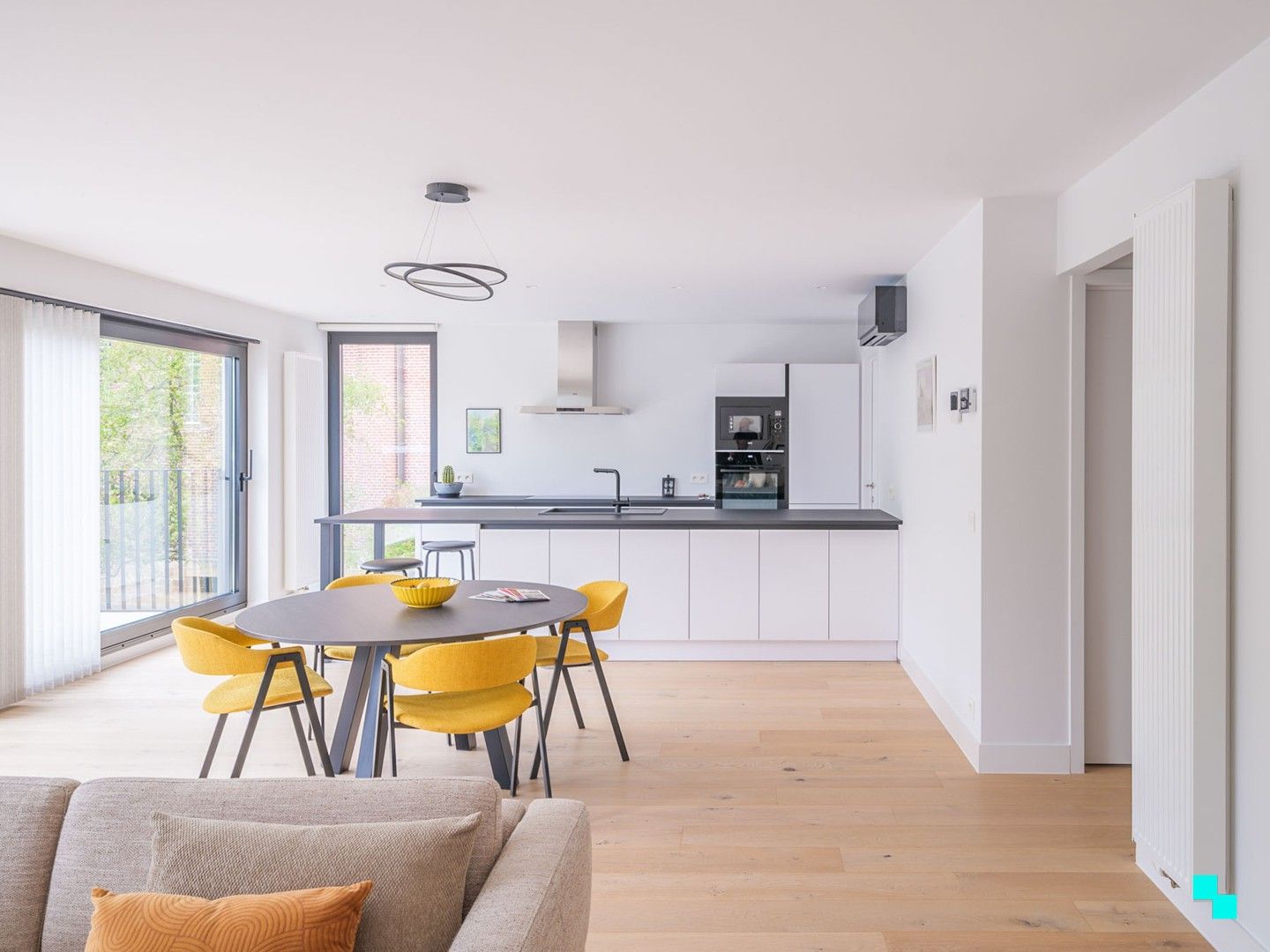 Zonnig appartement met twee slaapkamers te Balegem dorp foto 8