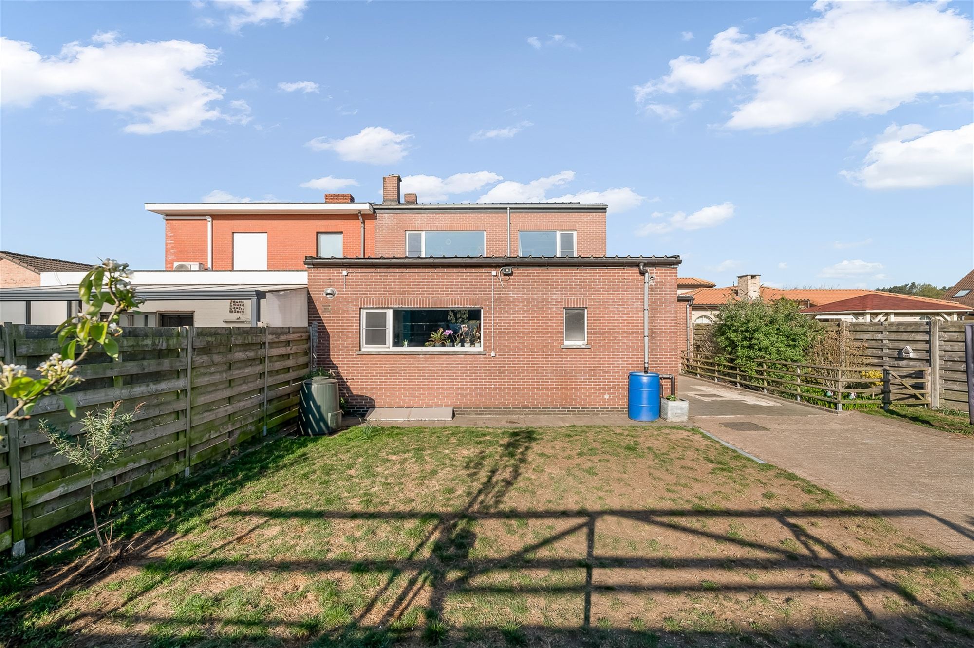GERENOVEERDE WONING IN DOODLOPENDE STRAAT foto 28