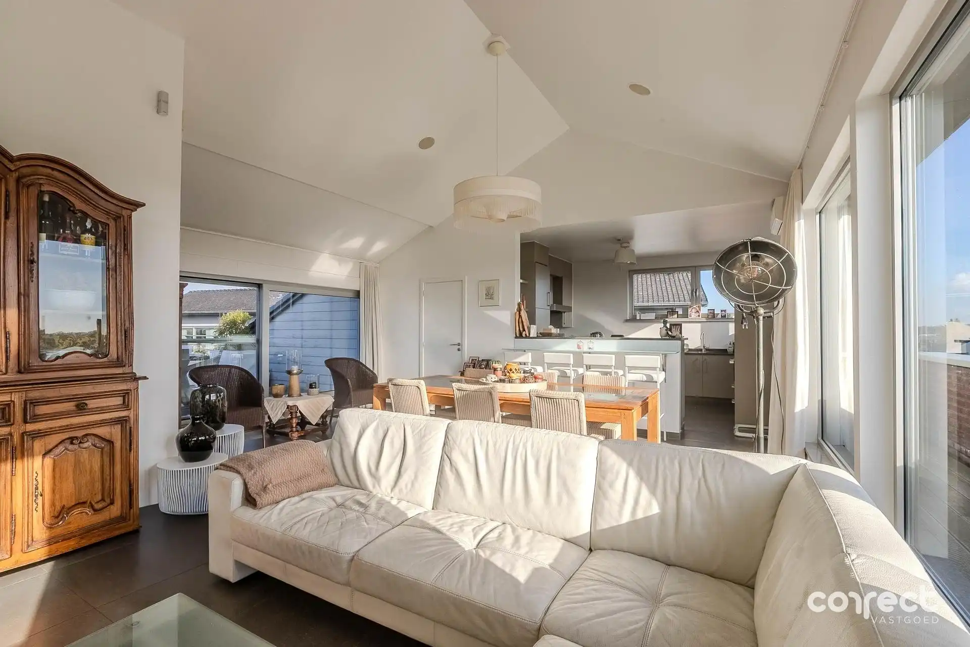 Exclusieve penthouse van 227 m² met 3 slaapkamers en 35 m² aan terrassen! foto 4