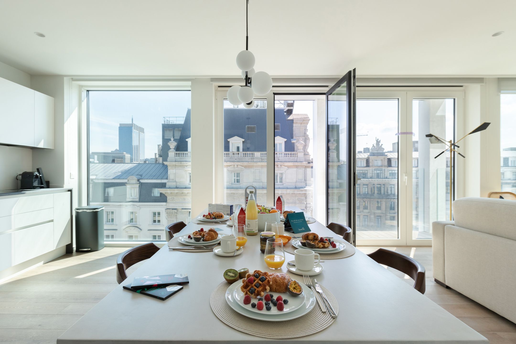 Centrum: Gemeubileerd appartement met 2 slaapkamers! foto 6
