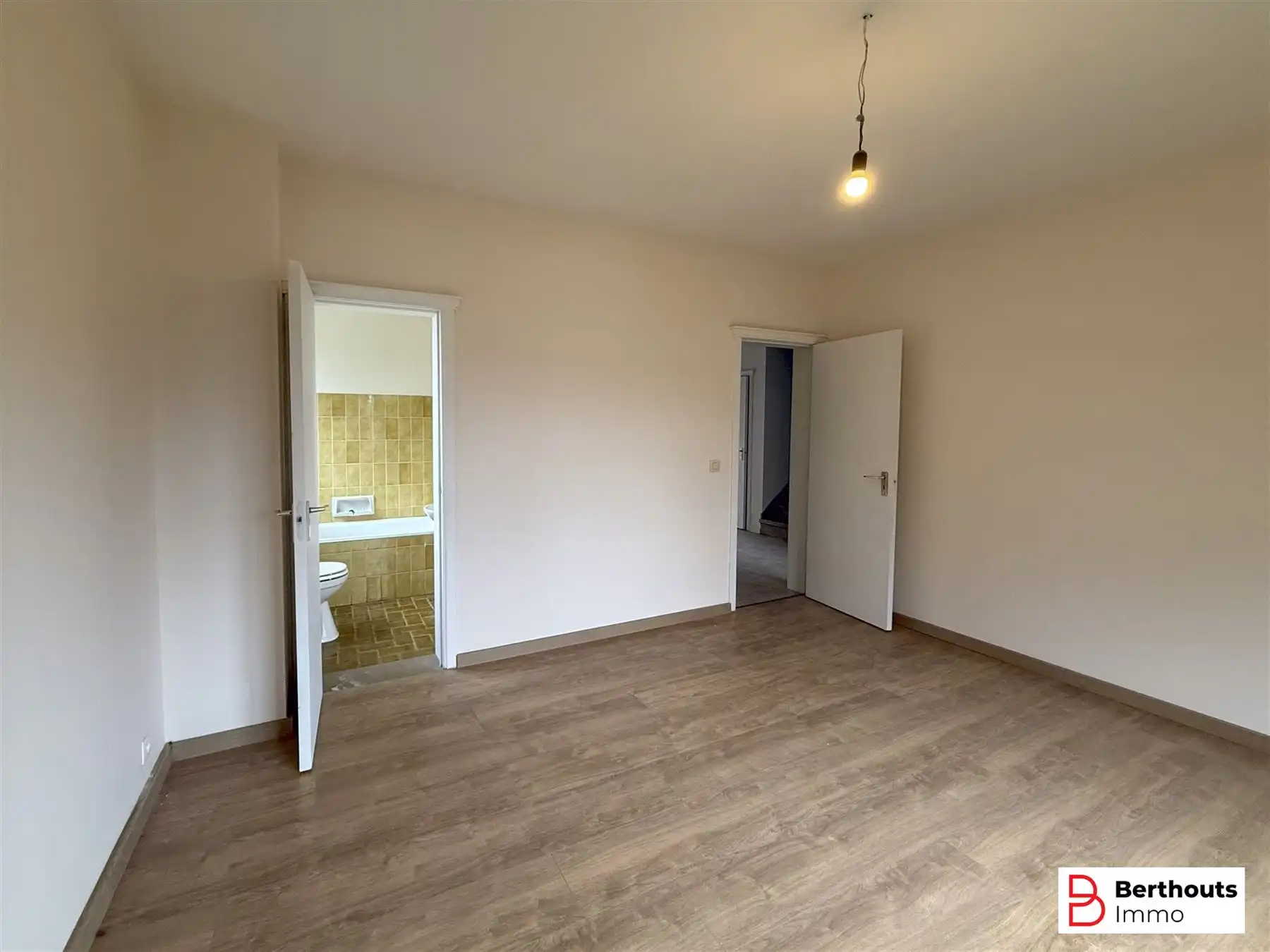 WONING MET 5/6 SLAAPKAMERS MET TUIN foto 10