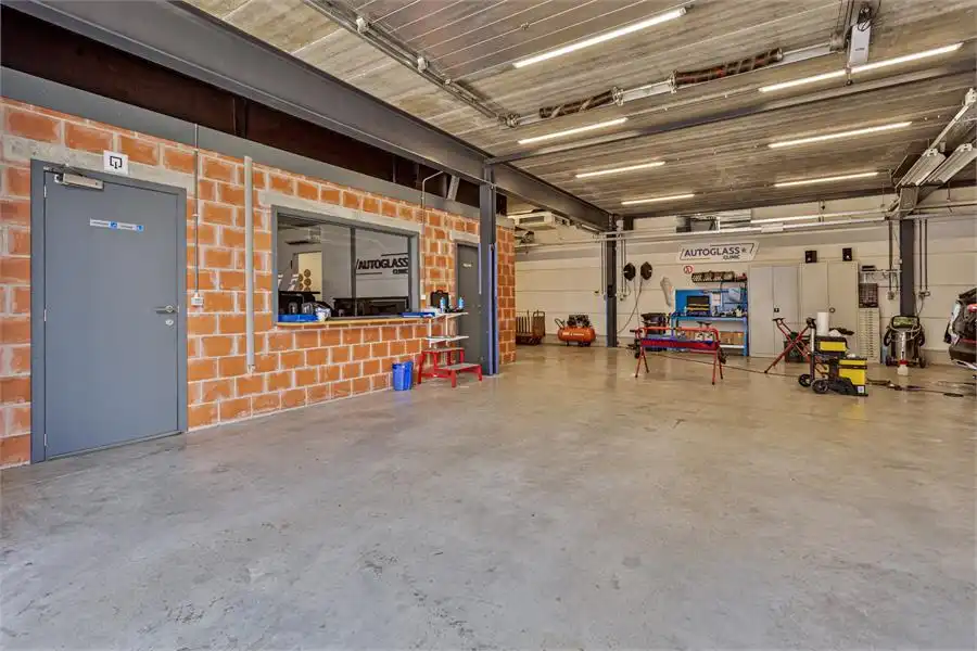 Bedrijfshal te koop in Geel via overdracht van aandelen foto 6