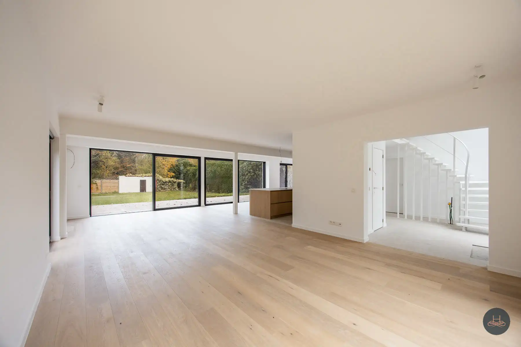 In het groen gelegen imposante vernieuwbouw  foto 5