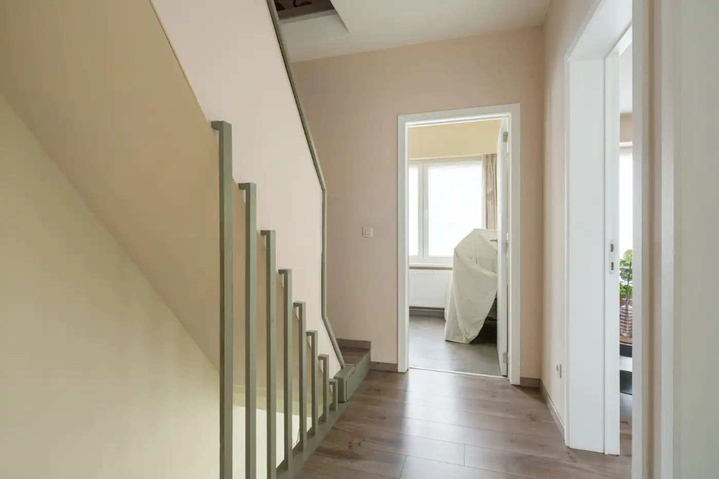Verrassend ruime, instapklare woning met 3 slpk. en zuid-west koertje foto 15