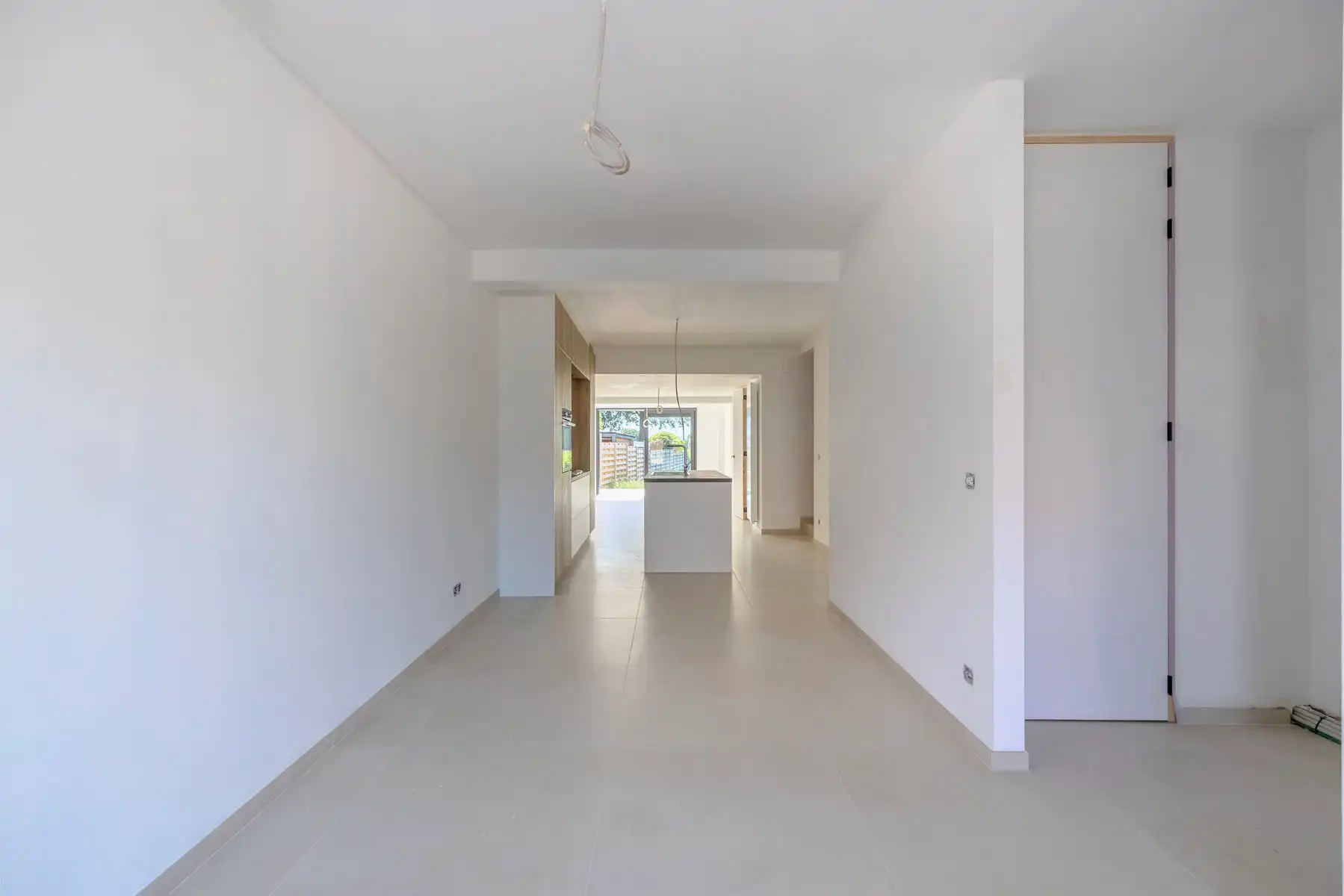 Gerenoveerde woning met 3 slaapkamers en tuin foto 3
