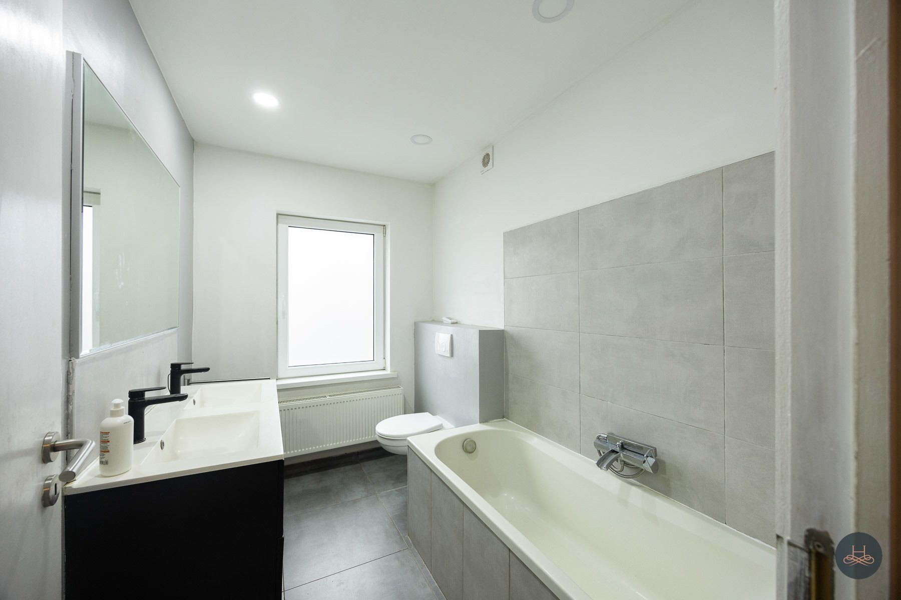 Ruime moderne woning met 4 slaapkamers foto 17