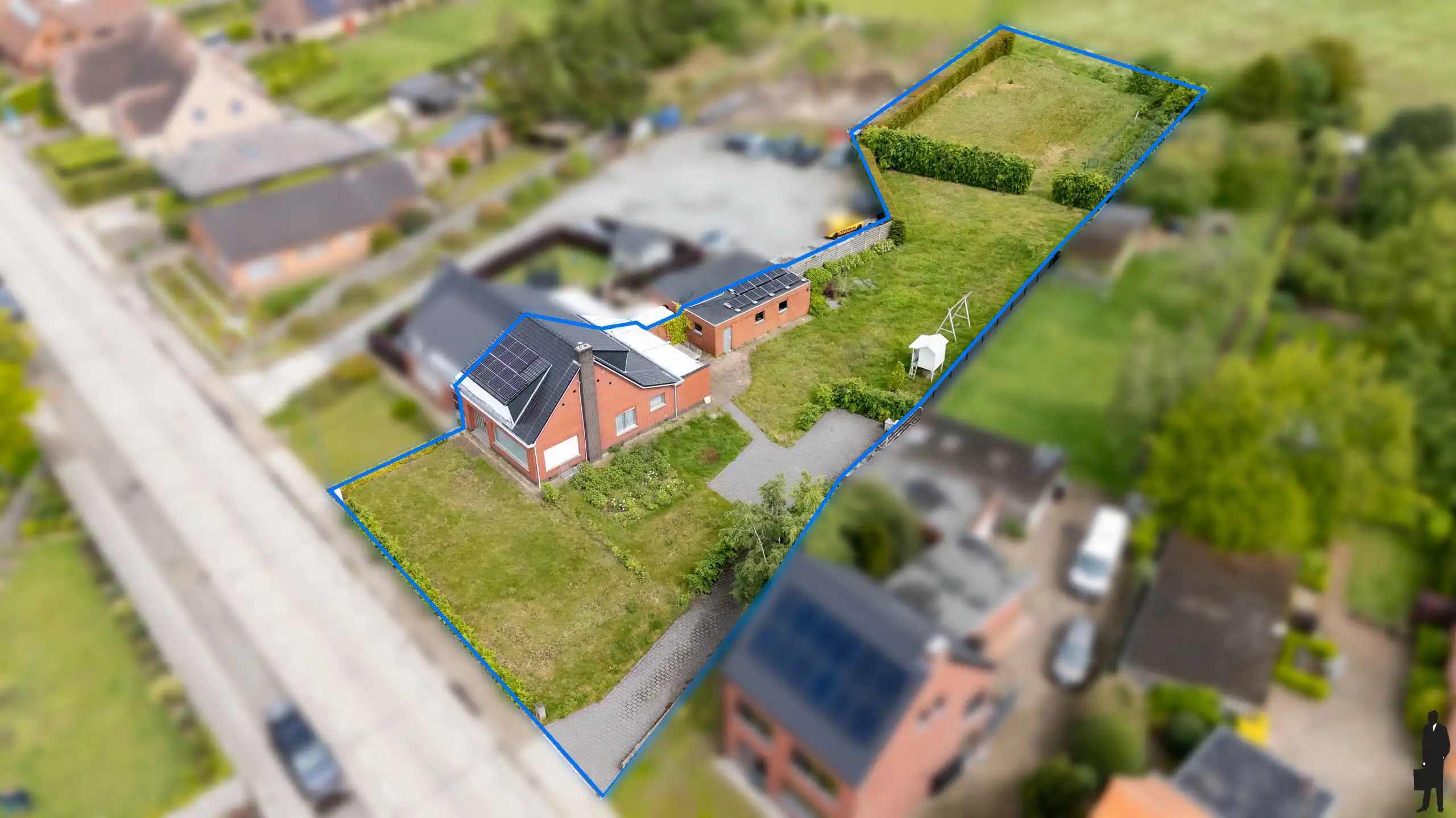 Hoofdfoto van de publicatie: Woning met 4 slpk. op ca. 2.530m² grond met weids uitzicht!