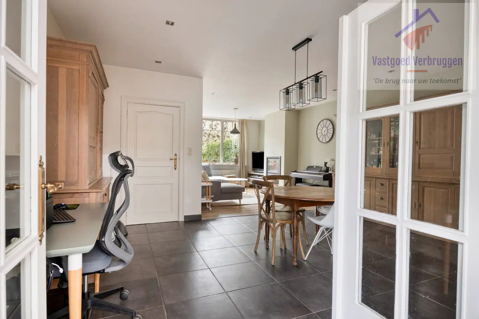 Charmante, halfopen bebouwing in klassieke stijl op toplocatie nabij Kluizenbos foto 4