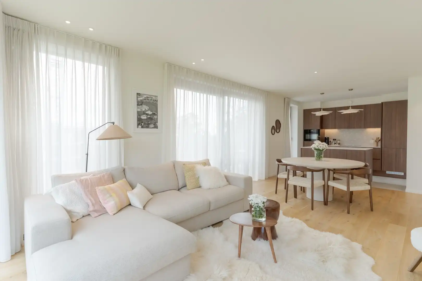 Hoogwaardig afgewerkt appartement op de derde verdieping met panoramisch zicht, terras, autostaanplaats en berging. foto 7