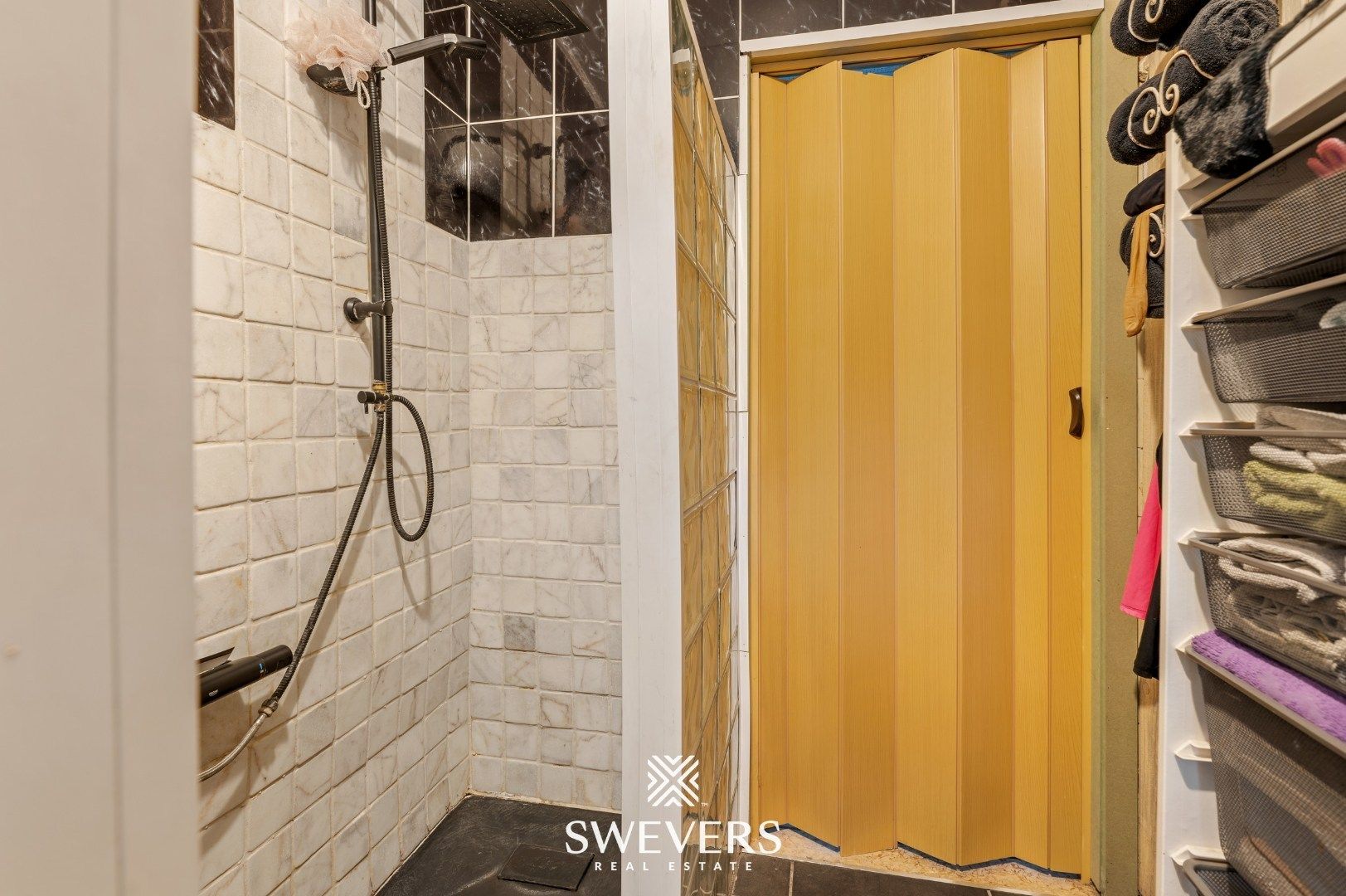 Gezinswoning met vier slaapkamers op ruim perceel in groene omgeving van Heusden-Zolder foto 23