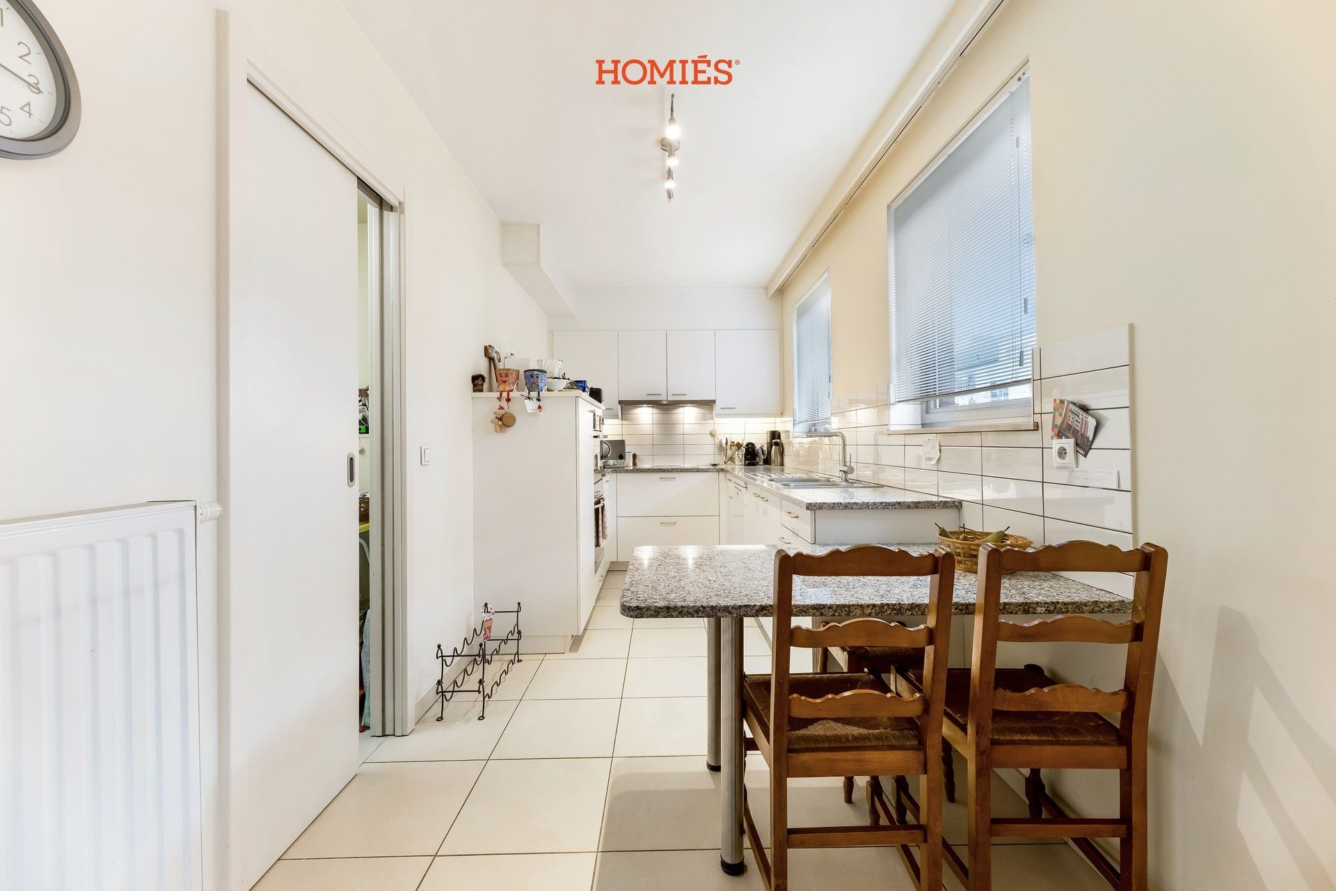 Ruim appartement met 3 slpks, riant terras en autostaanplaats foto 5