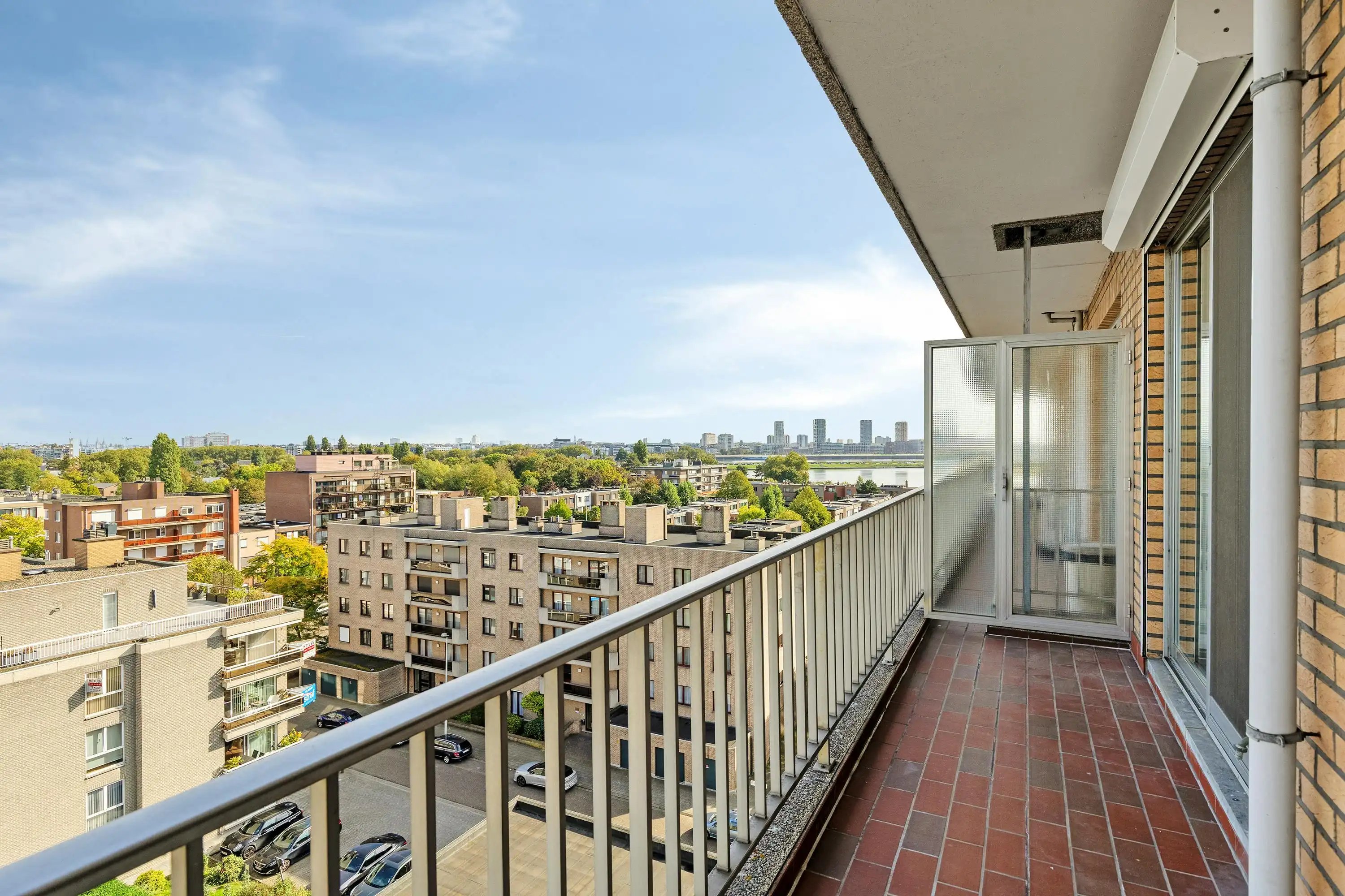 Appartement met terras te koop op het groene Linkeroever foto 17