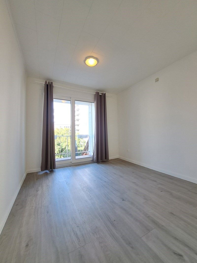 Knap gerenoveerd appartement te Genk centrum foto 12